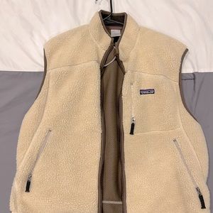 Patagonia sherpa vest. Large. Great condition.